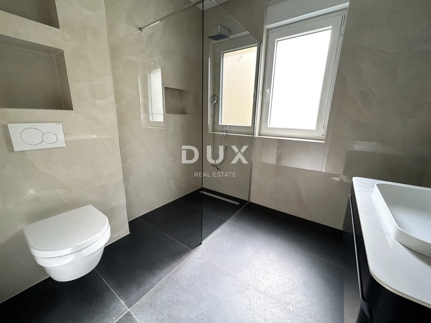 šibenik, vodice – dvosoban stan s 2 velike terase (25 m²), novogradnja - slika 15