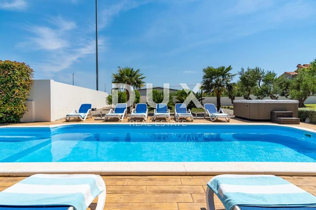 split, kaštel - predivna vila s bazenom i pogledom na more - slika 2