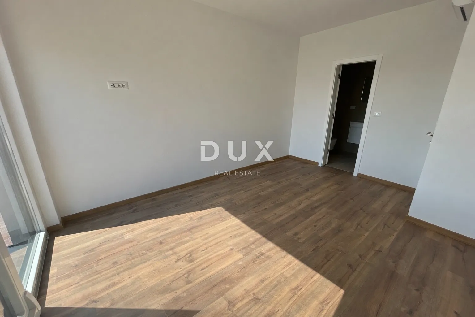 šibenik, vodice – duplex s bazenom i trajnim, otvorenim pogledom - slika 26