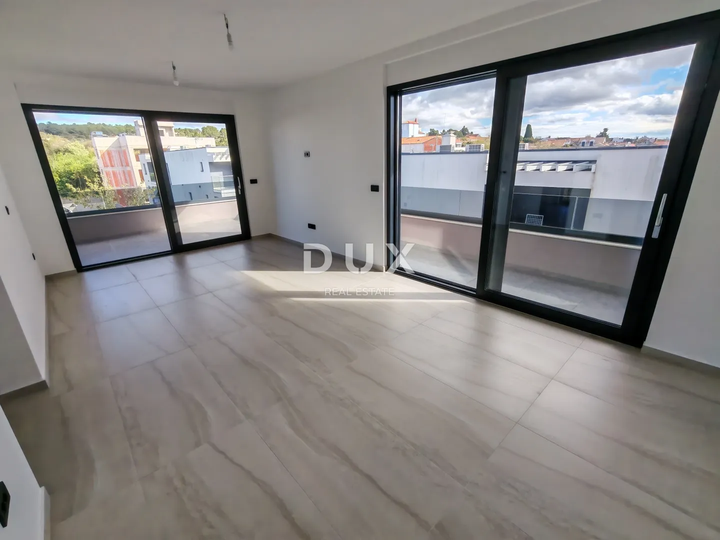 zadar, diklo - vrhunski penthouse s pogledom na more samo 50 metara od plaže! s7 - slika 16