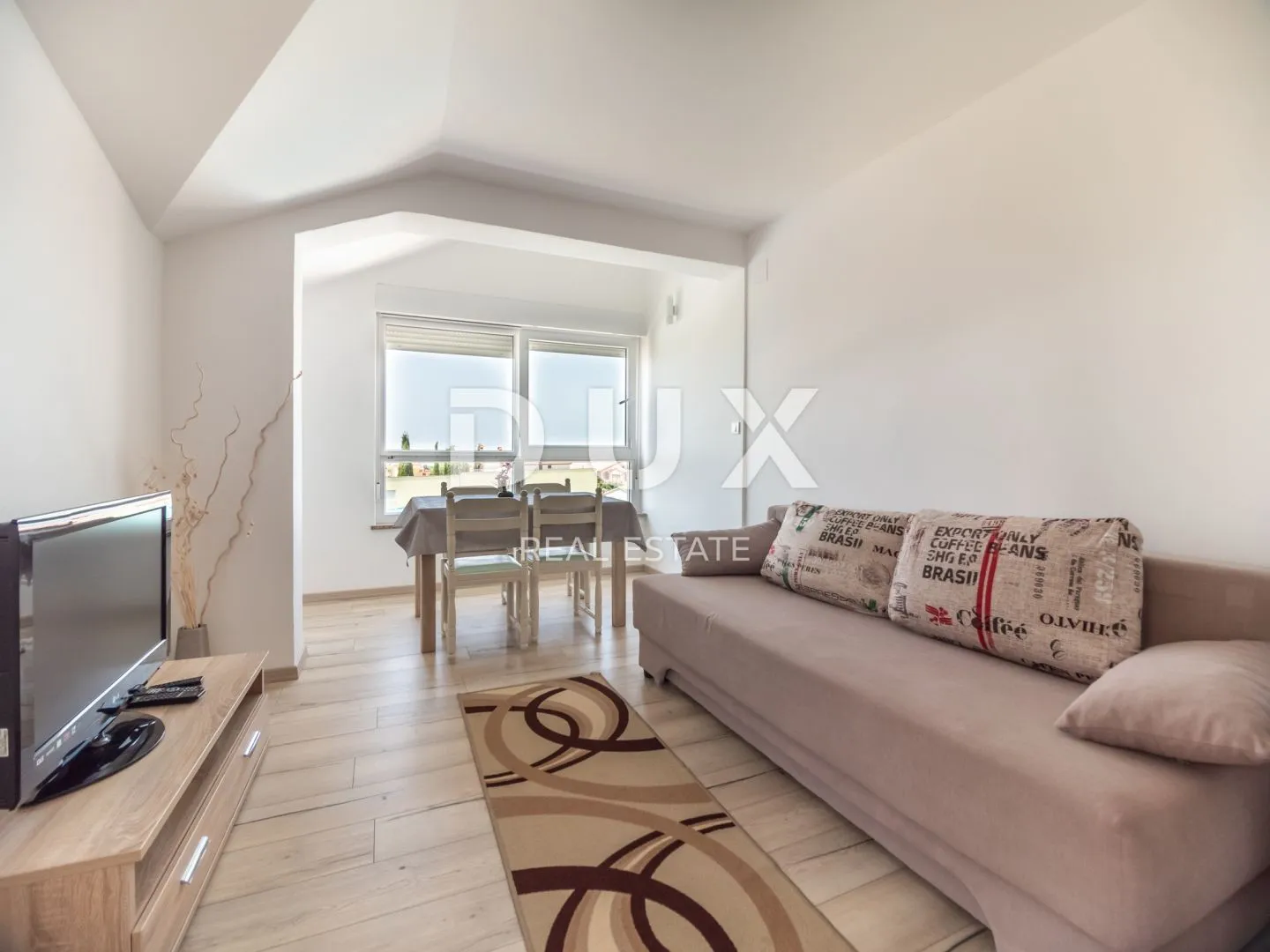 istra, peroj - atraktivna apartmanska kuća s bazenom i pogledom na more! - slika 9
