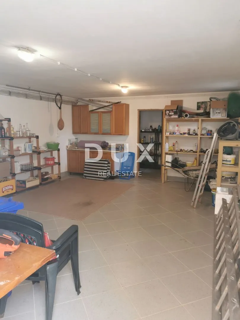 malinska (okolica) - samostojeća kuća sa dva stana + podrum - slika 33