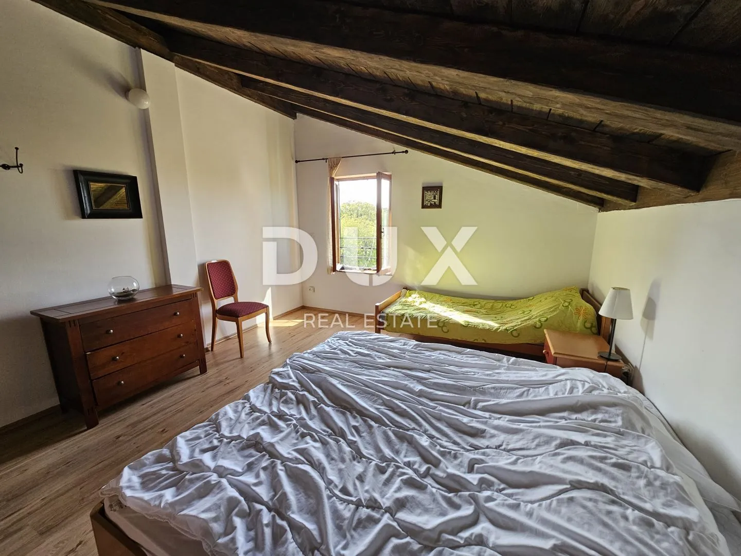 otok krk, vrbnik (okolica) - samostojeća kuća na osami sa dva apartmana - slika 11