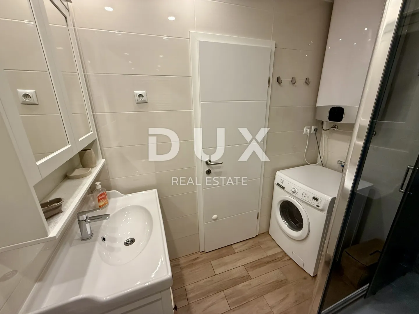 zagreb, centar - dvoetažni stan s tri apartmana i odličnim prihodima! - slika 34