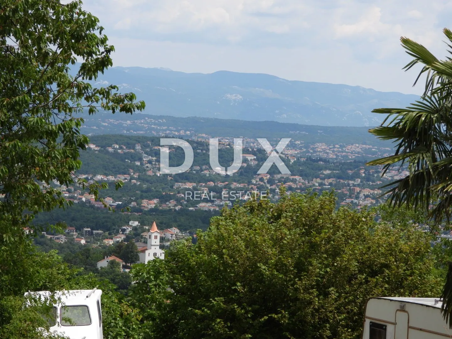 rukavac - građevinski teren 2059m2 za stambenu zgradu – stanove- apartmane / obiteljsku kuću / villu / za kuće za iznajmljivanje sa bazenom / kuću za odmor sa bazenom - slika 2