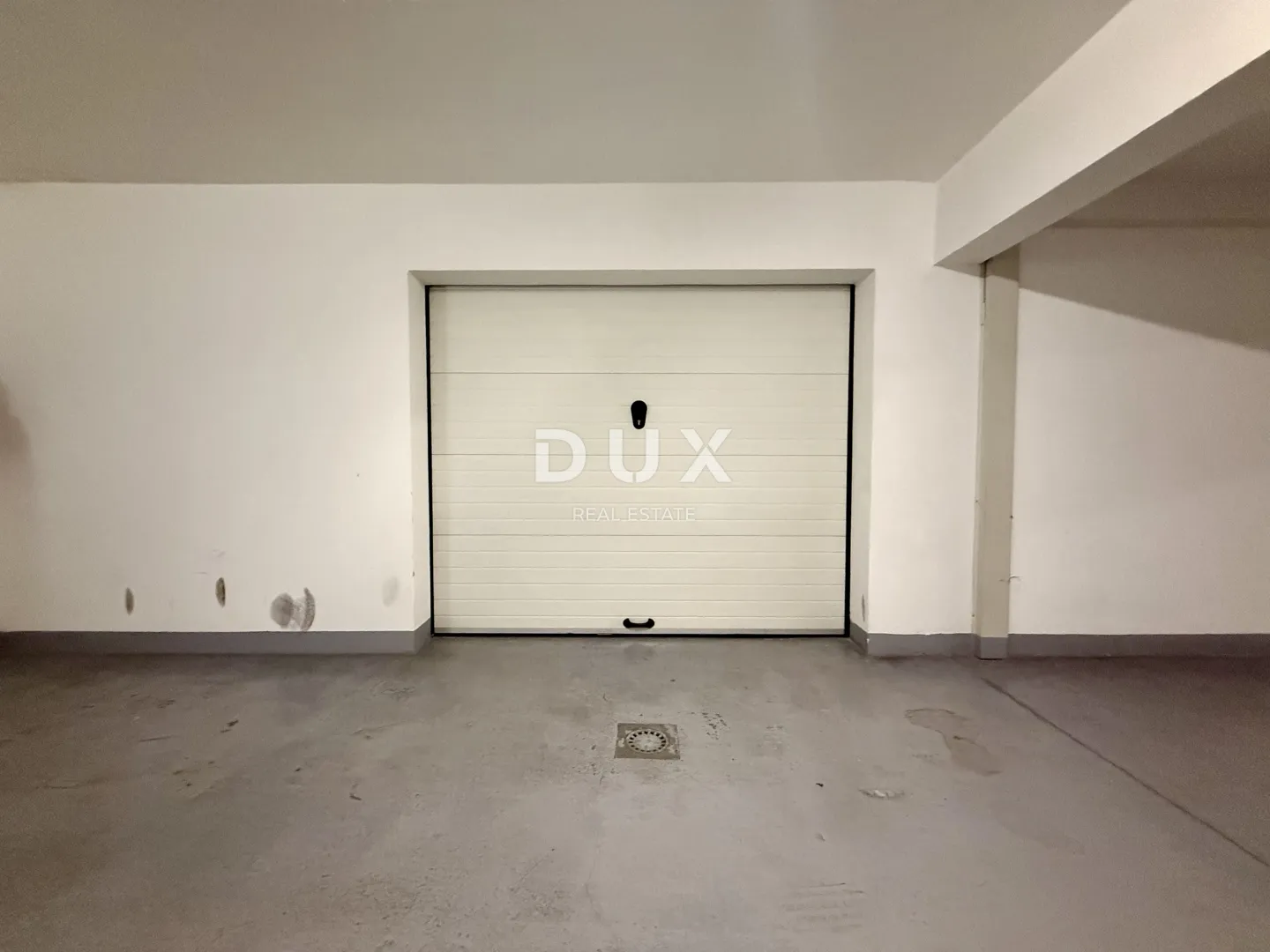opatija, predivan dvosobni apartman, 100 m2, bazen, garaža, pogled na more - slika 19