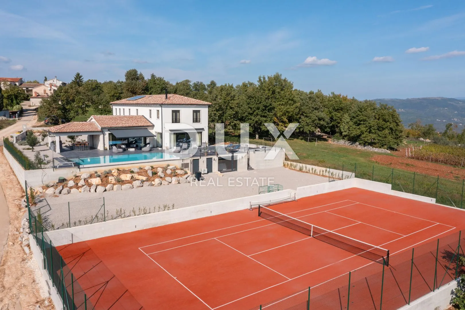 istra, motovun - luksuzna vila s pogledom na prirodu! - slika 21