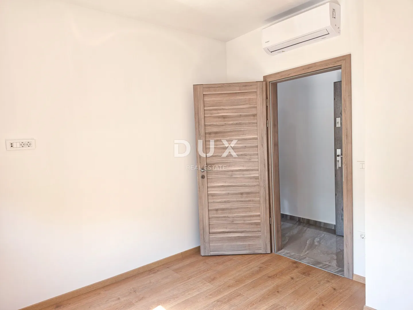 otok rab, banjol - prilika! stan u prizemlju, 1s+db + parking + 250m od mora - slika 2