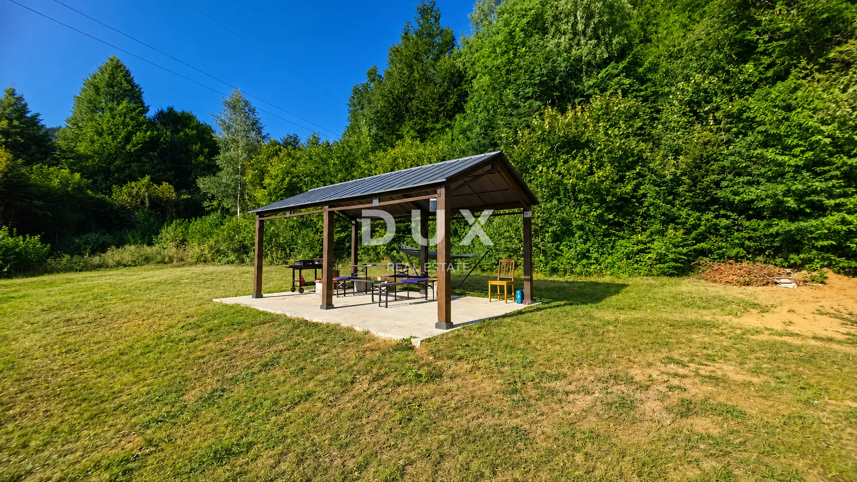 gorski kotar, lič, drvene kuće, tri sobe, 84m2+25m2 - slika 10
