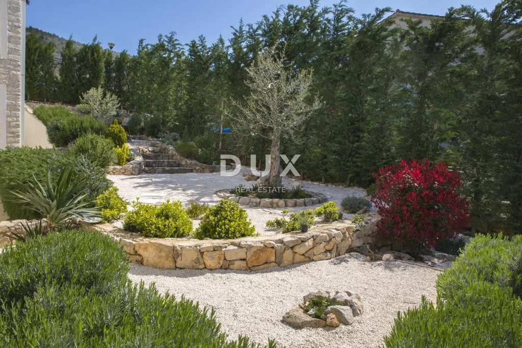 istra, labin okolica - luksuzna vila s bazenom i pogledom na more - slika 14