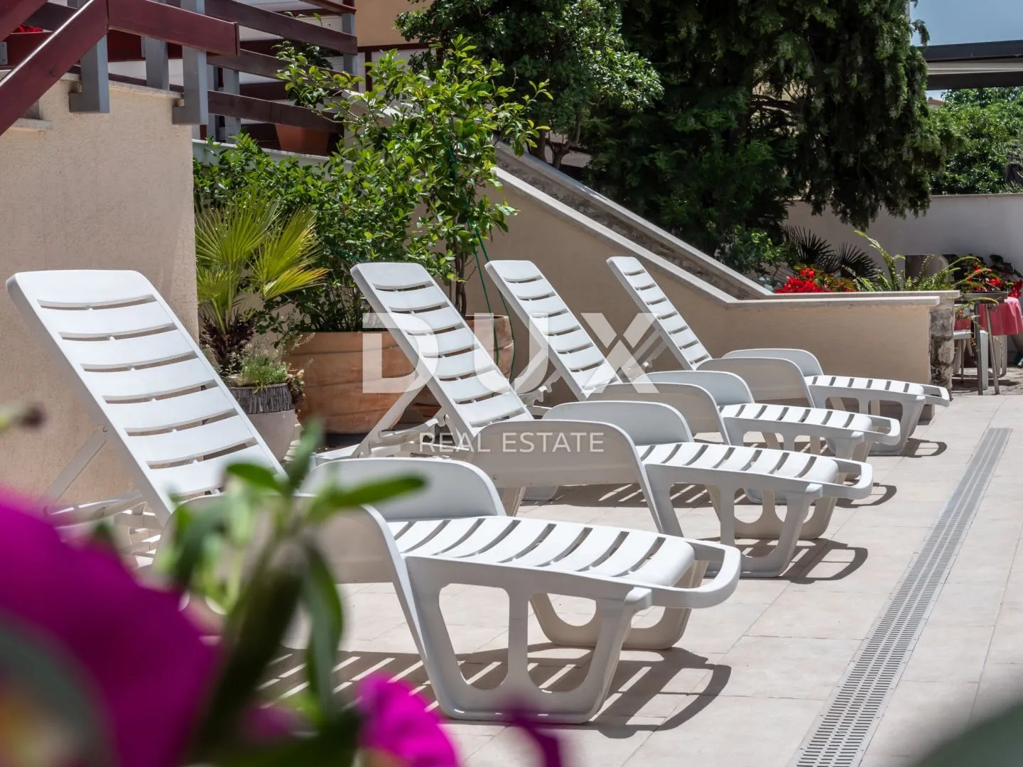 istra, peroj - atraktivna apartmanska kuća s bazenom i pogledom na more! - slika 53
