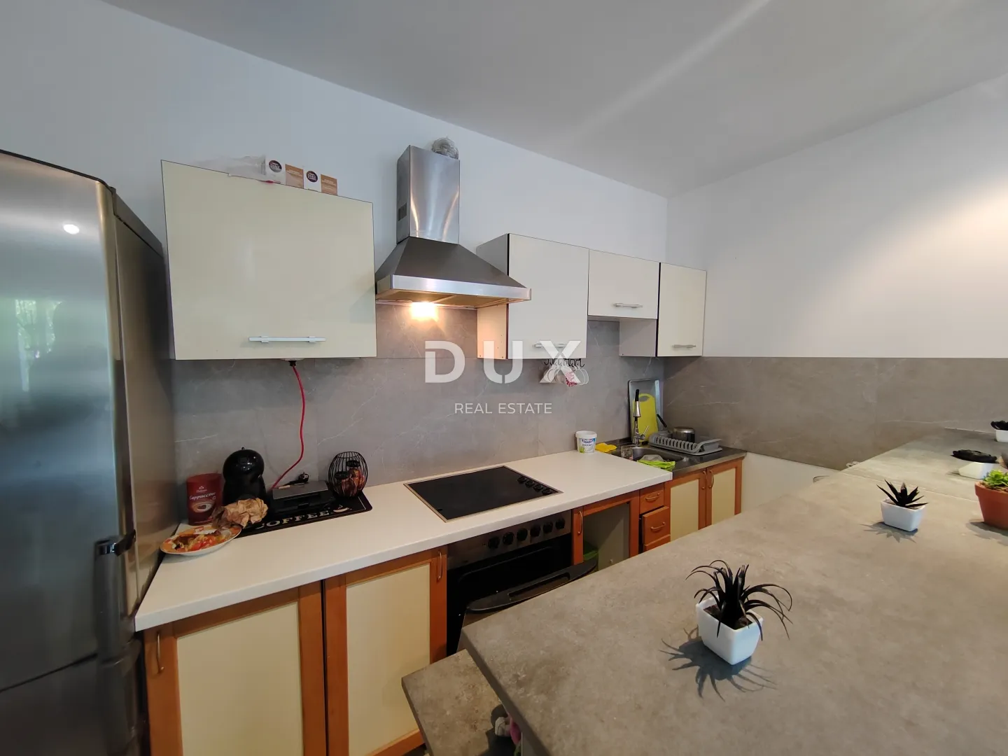 viškovo - stan 2s+db, novogradnja, terasa, lokacija - slika 2
