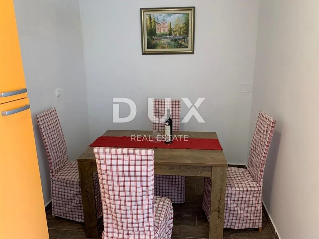 otok rab, centar grada raba- stan u samom centru grada raba - slika 5