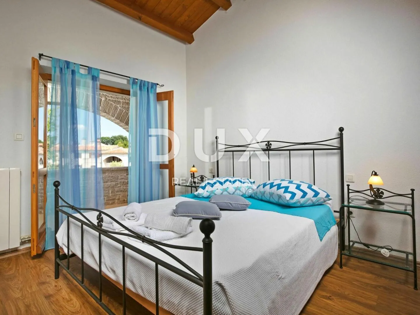 istra, tinjan - kamena autohtona vila - slika 21