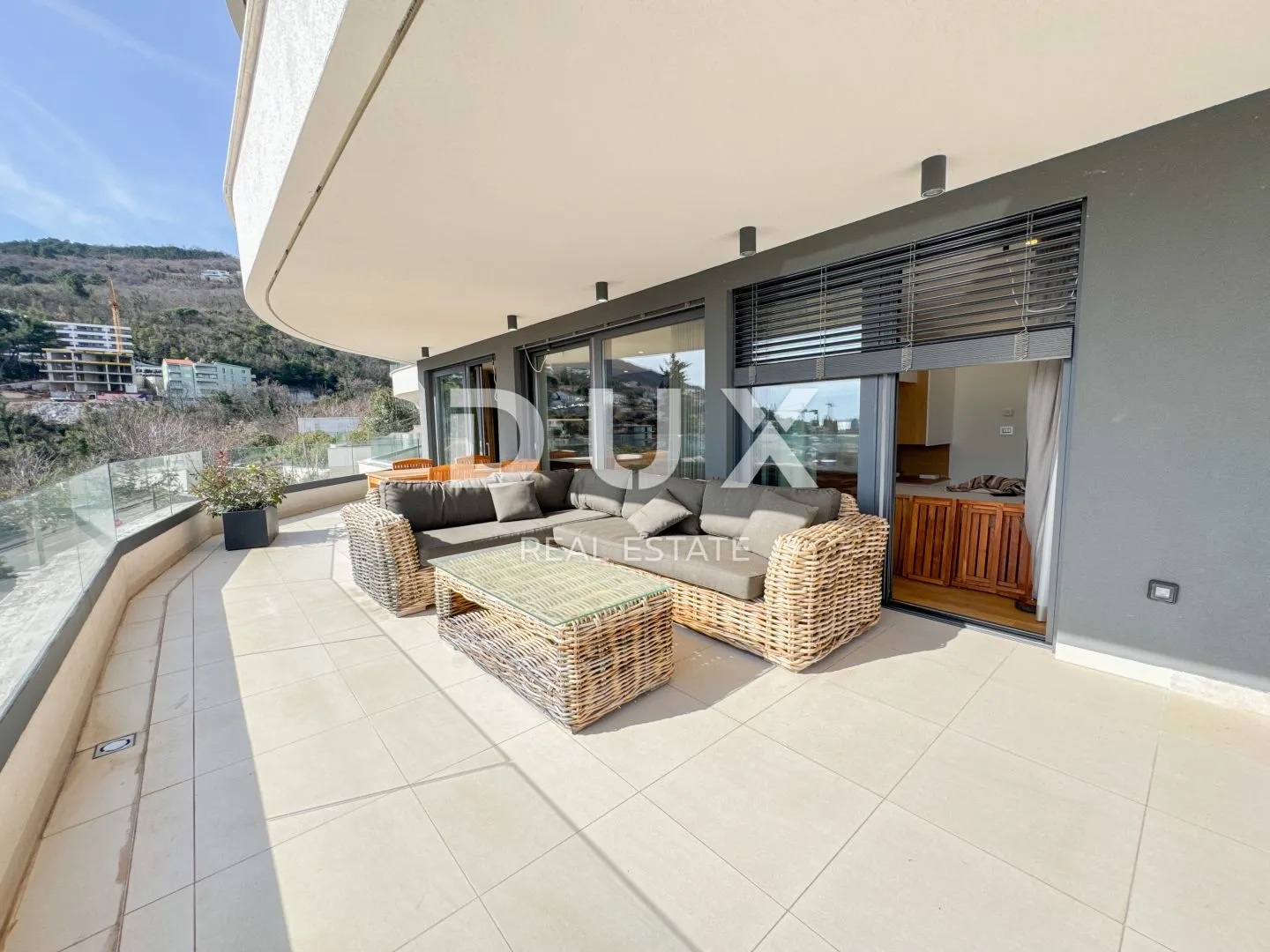 opatija, centar, četverosoban stan, 158 m2, s privatnim bazenom - slika 26