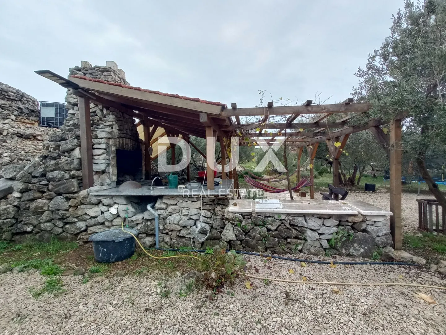 šibenik, zaton - prostrano imanje s objektom i građevinskom dozvolom - slika 9