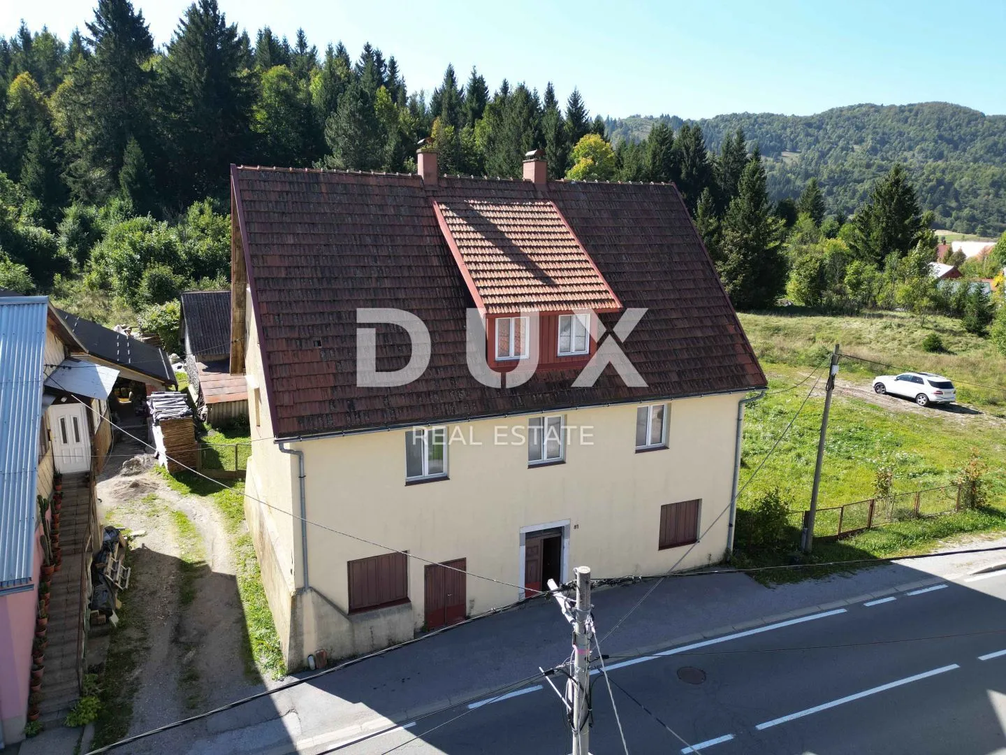 GORSKI KOTAR, SUNGER- stara kuća + 2 gospodarska objekta + okoliš 9000m2 S GRAĐEVINSKOM DOZVOLOM!! - Sunger, Mrkopalj