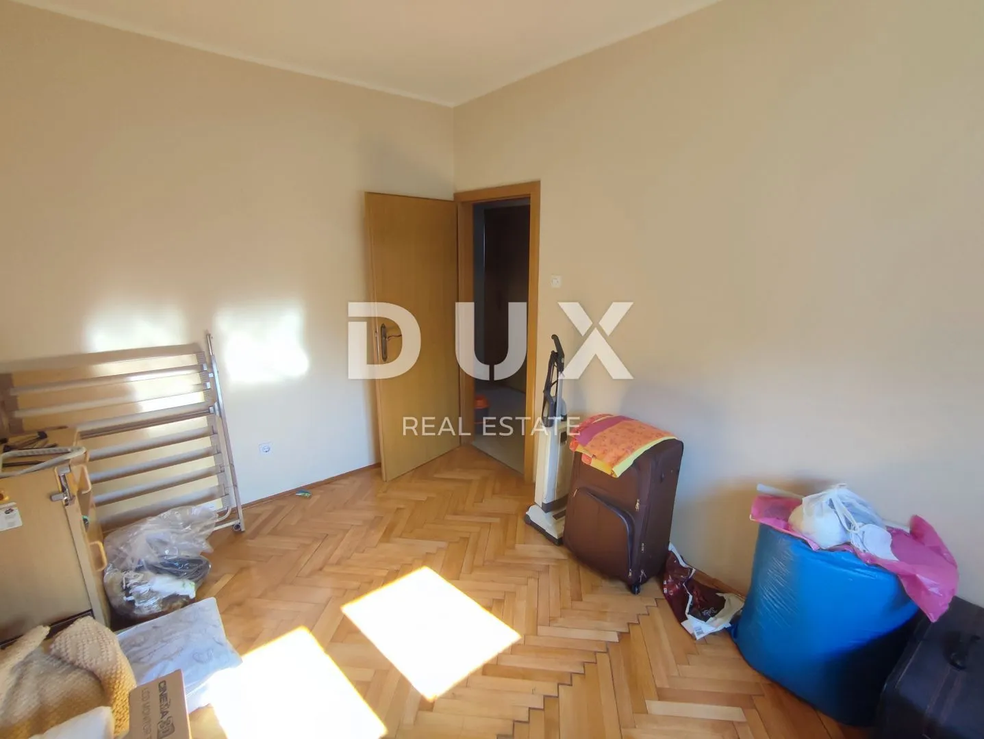 istra, pula - prostrana kuća od 673 m2 s pogledom na more - slika 11