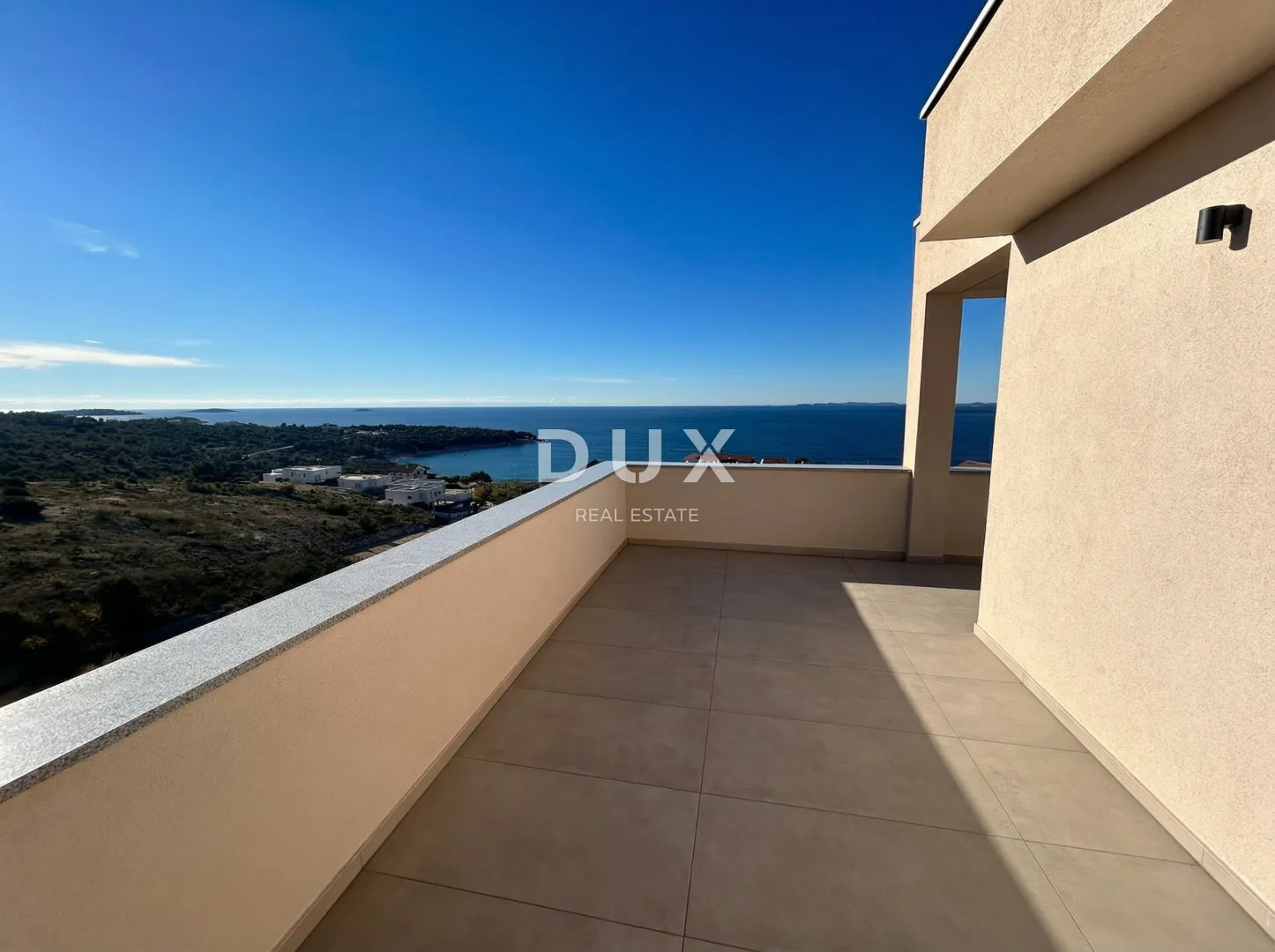 primošten, dolac – penthouse s fenomenalnim pogledom na more! - slika 2