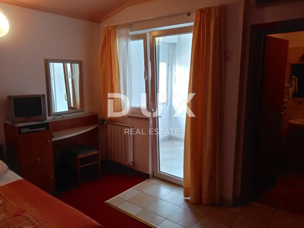 istra,poreč - hotel sa bazenom i prostranom okućnicom! - slika 15