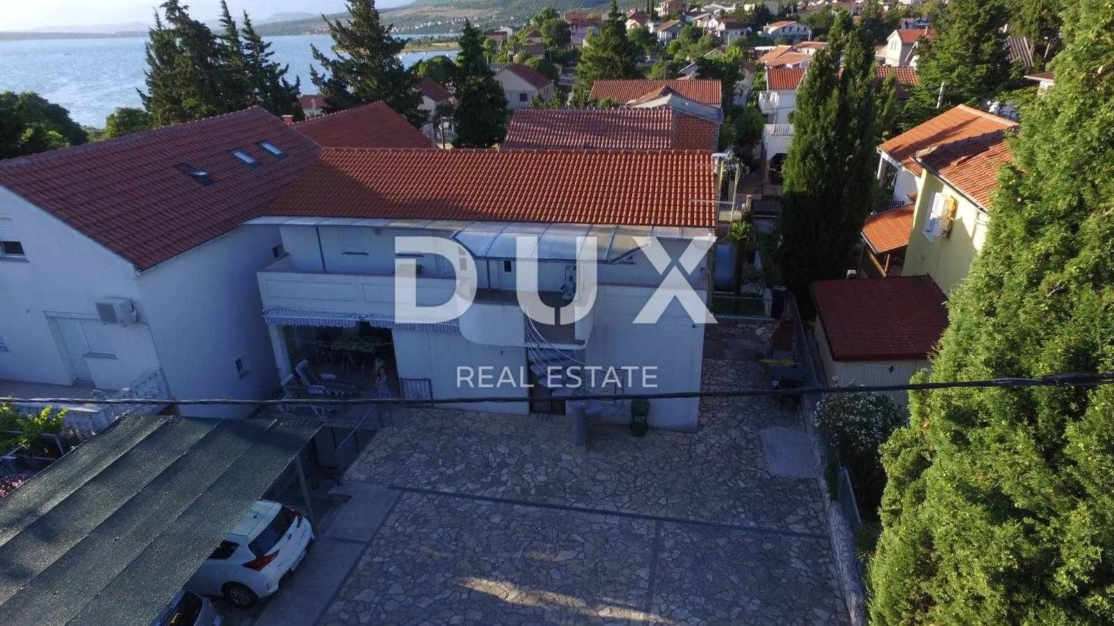 zadar, gornji karin - katnica s tri apartmana u blizini mora - slika 25