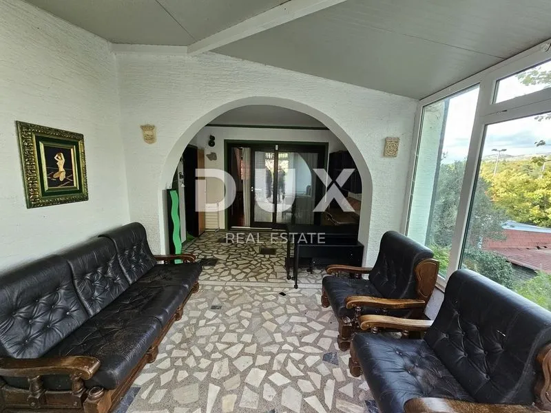 klenovica- dvojna kuća/villa 320m2 s pogledom na more + okoliš 400m2 - slika 11