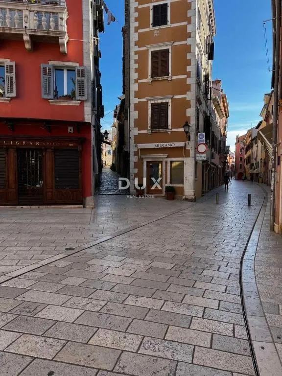 istra, rovinj - prostran stan u samom centru - slika 13