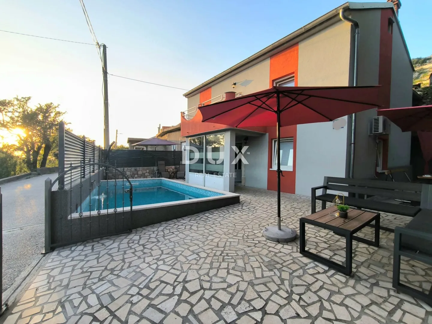 KRALJEVICA, KRIŽIŠĆE - Samostojeća kuća s bazenom i jacuzzijem, mirna lokacija, odličan prihod - Križišće, Kraljevica