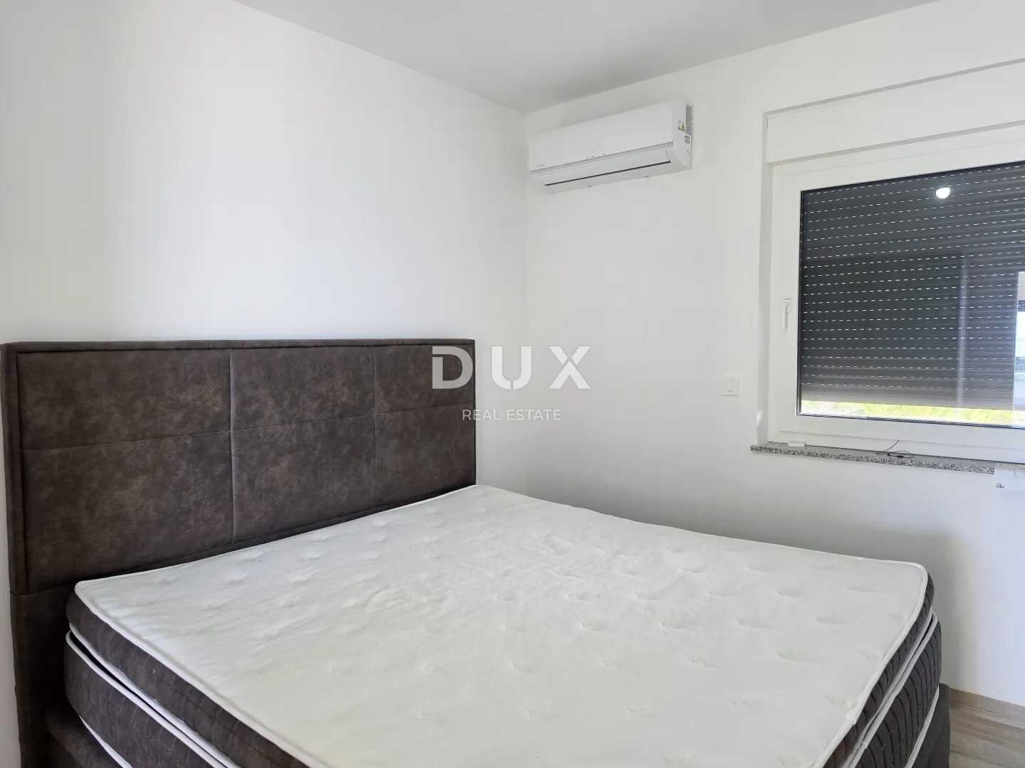 otok rab, banjol - luksuzni penthouse s 360° pogledom - slika 12