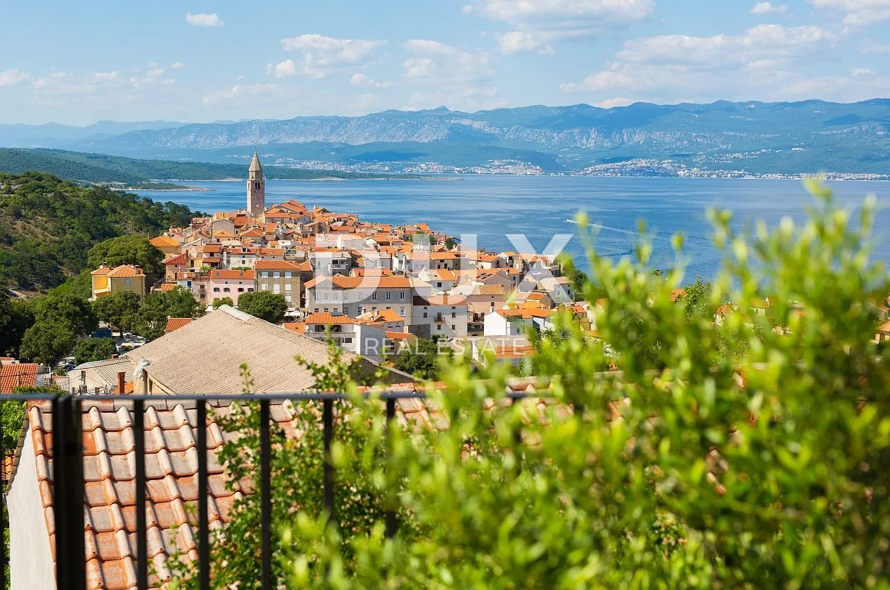 otok krk, vrbnik - moderna vila s panoramskim pogledom na more - slika 8