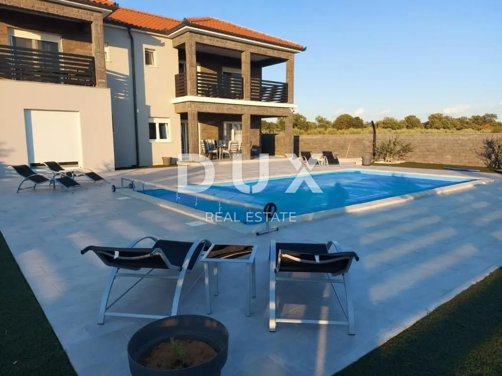 zadar, murvica - vila s bazenom i velikom okućnicom! - slika 3
