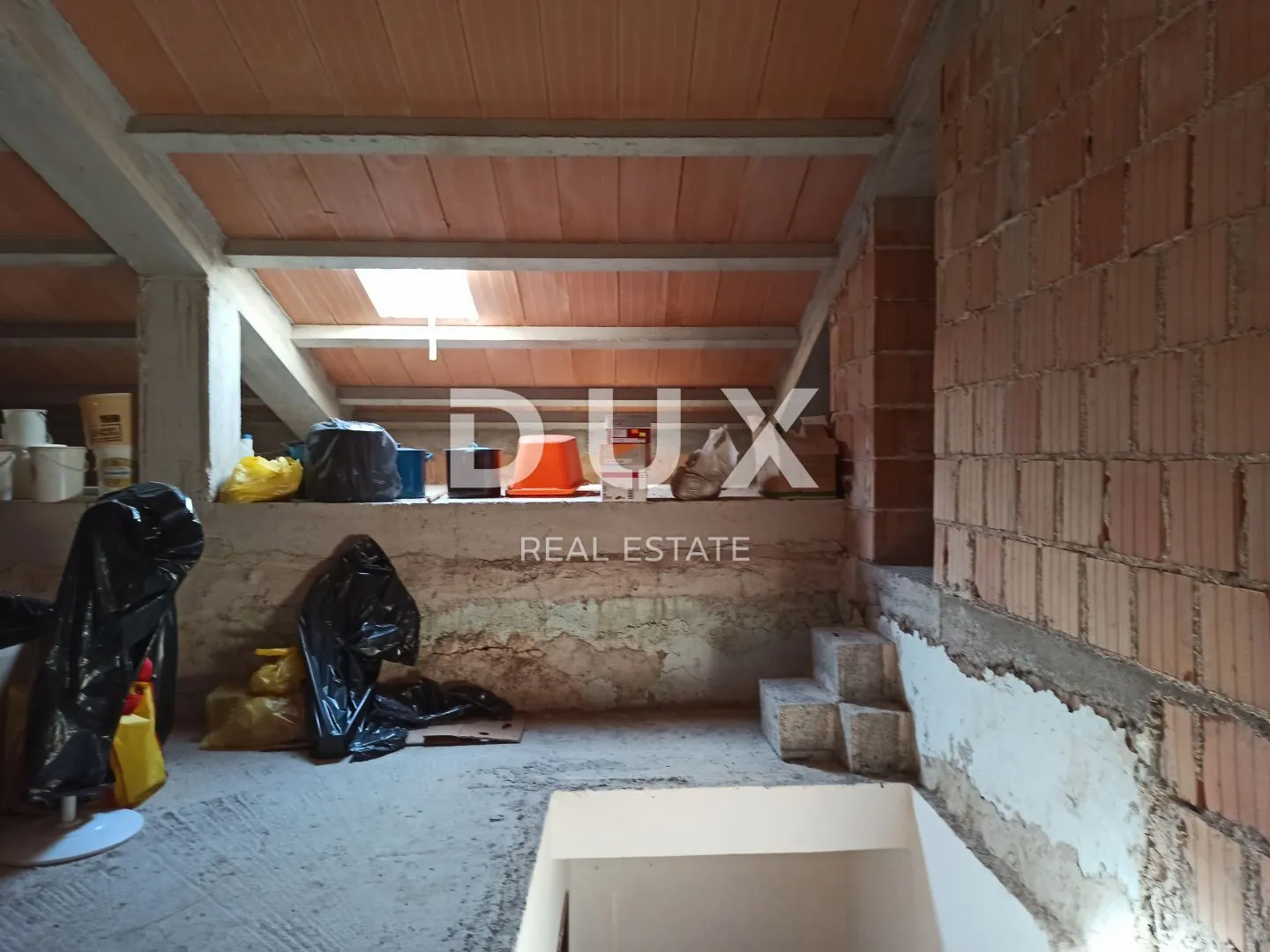 istra, svetvinčenat - obiteljska kuća s dva apartmana - slika 56