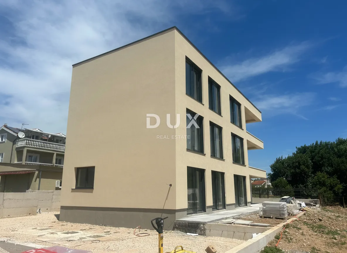 vodice – 3ss+db stan s terasom i pogledom na more, 70 m od mora i plaže - slika 2