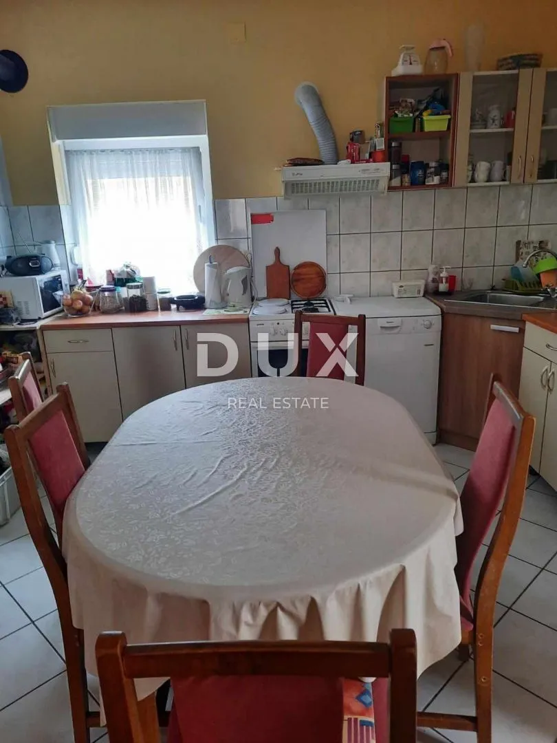 zadar, gornji karin - katnica s tri apartmana u blizini mora - slika 3