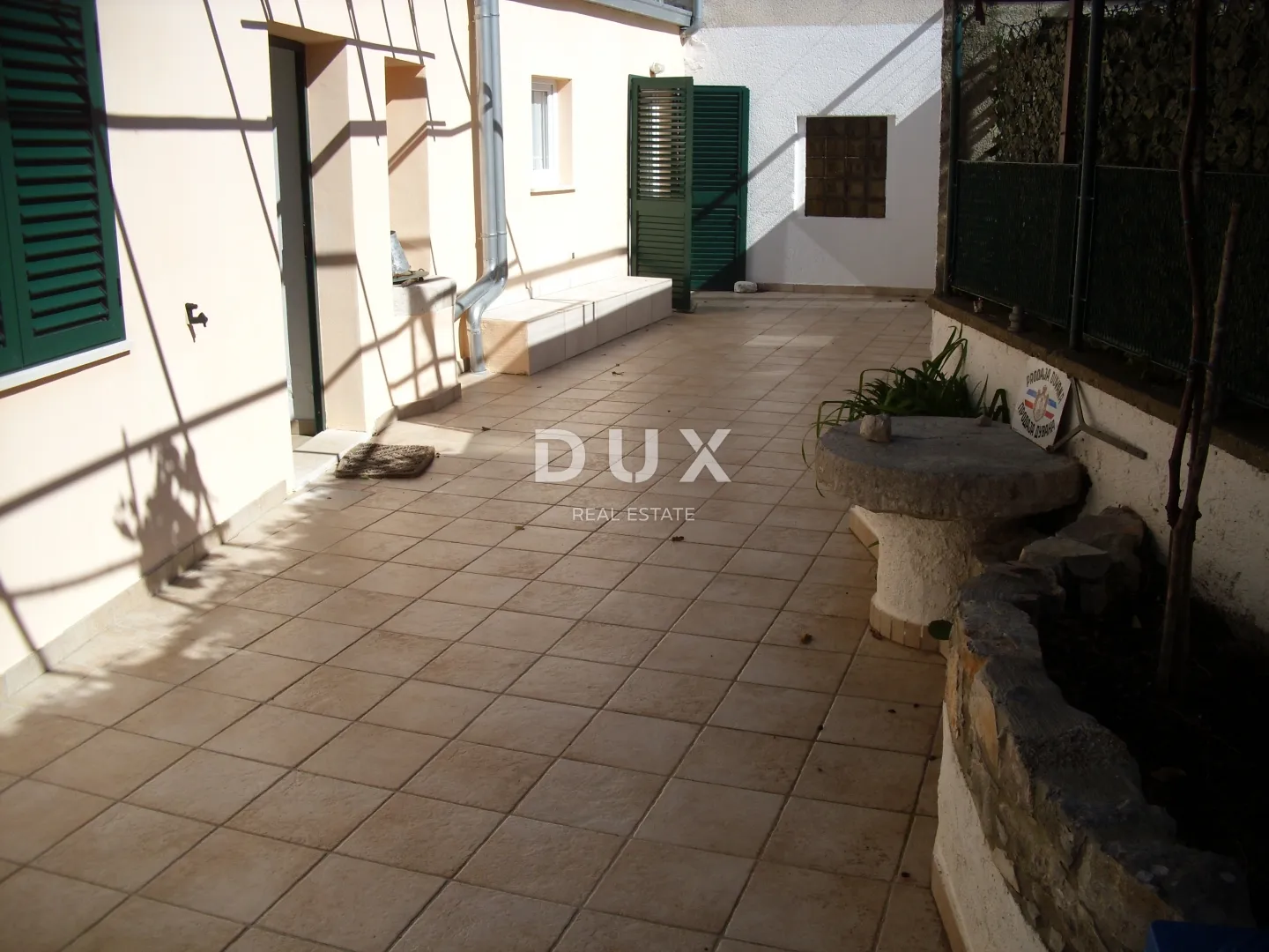 otok krk, grad krk (šira okolica) - prizemnica sa okućnicom - slika 3