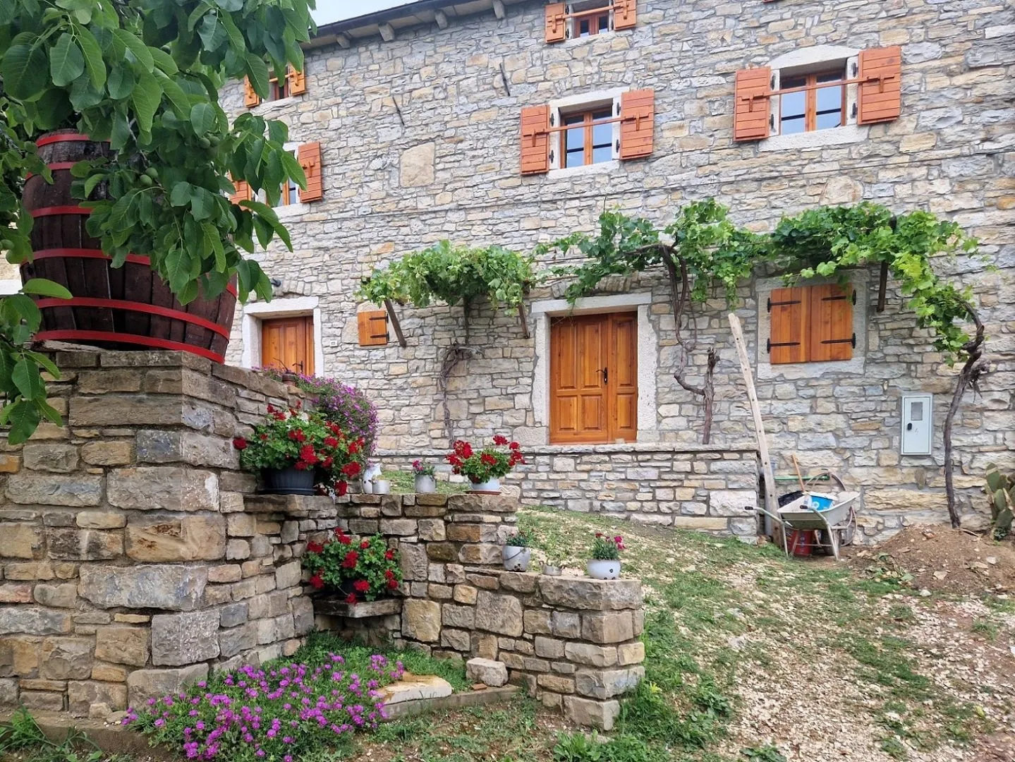 istra, oprtalj - kamena kuća s panoramskim pogledom - slika 2