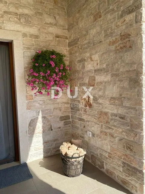 istra, novigrad - mediteranska kuća s bazenom - slika 18