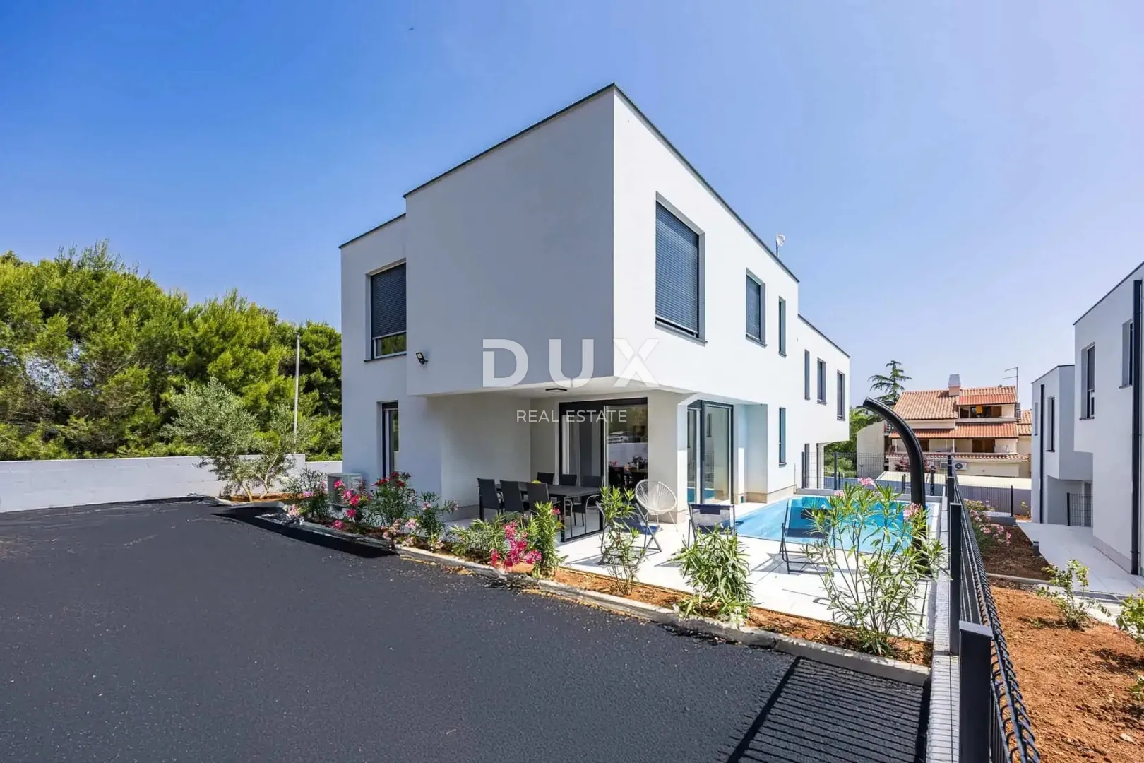 ISTRA, PREMANTURA – Moderna dvojna vila s privatnim bazenom na ekskluzivnoj lokaciji uz Rt Kamenjak, 400m od prirodnih plaža - Premantura, Medulin
