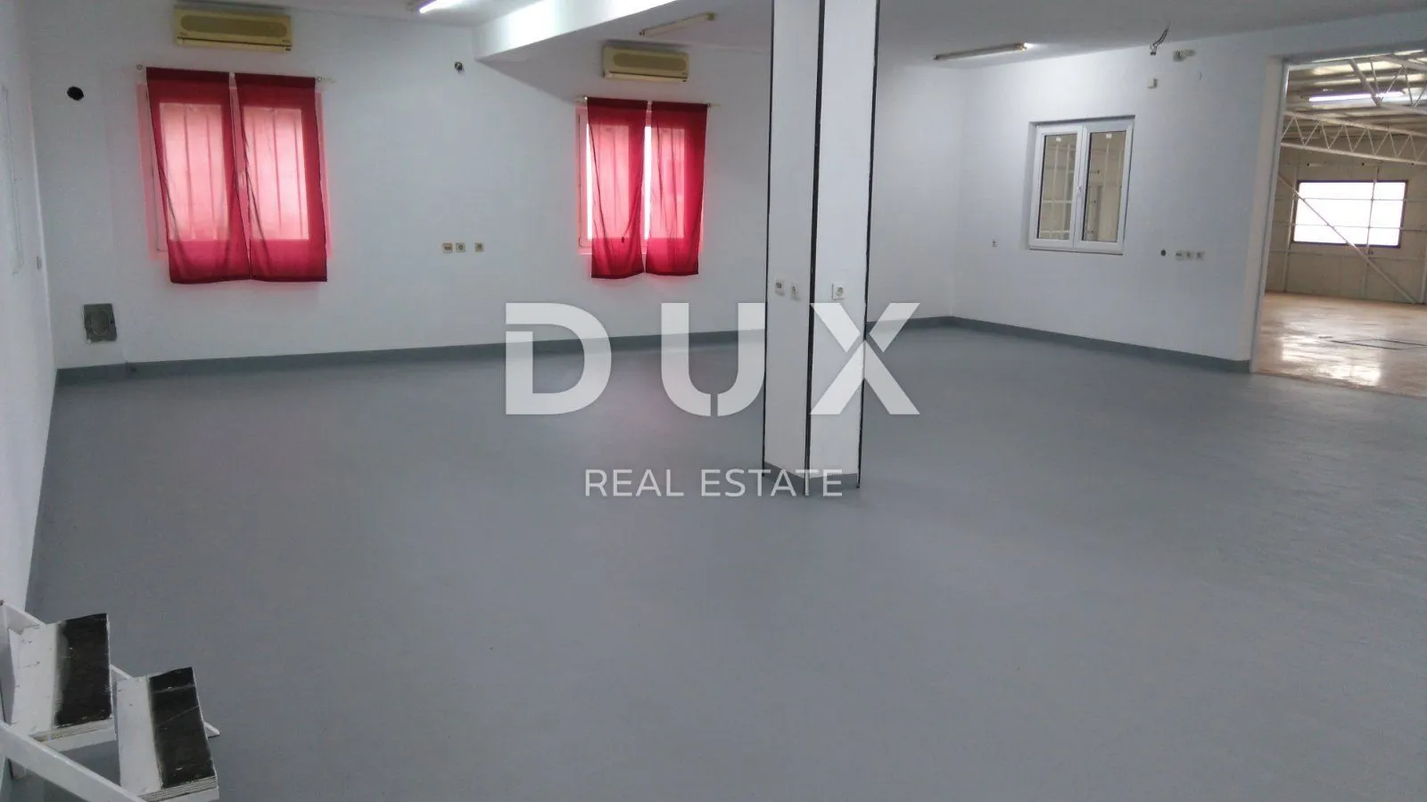 istra, pula - velika obiteljska kuća s 2 apartmana, konobom i garažom - slika 42