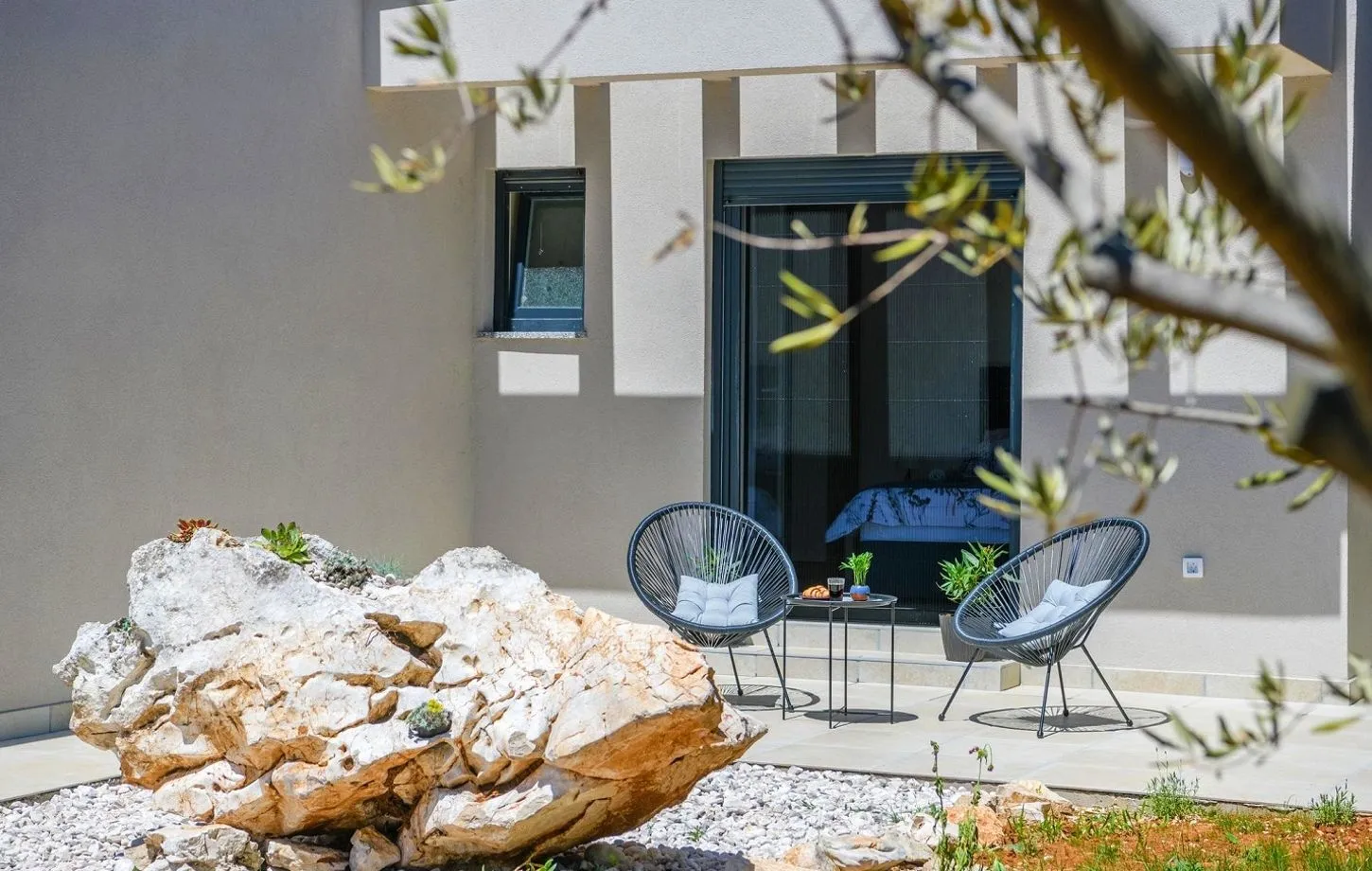 istra, labin - elegantna novogradnja s bazenom - slika 7