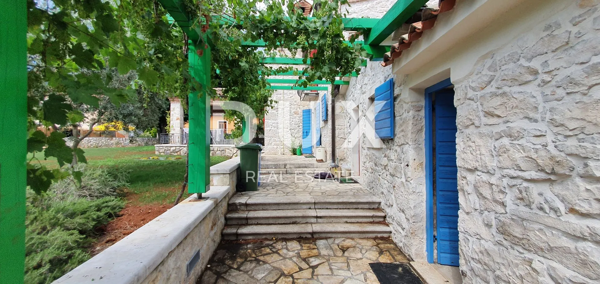 istra, kršan - kamena ljepotica s bazenom - slika 59