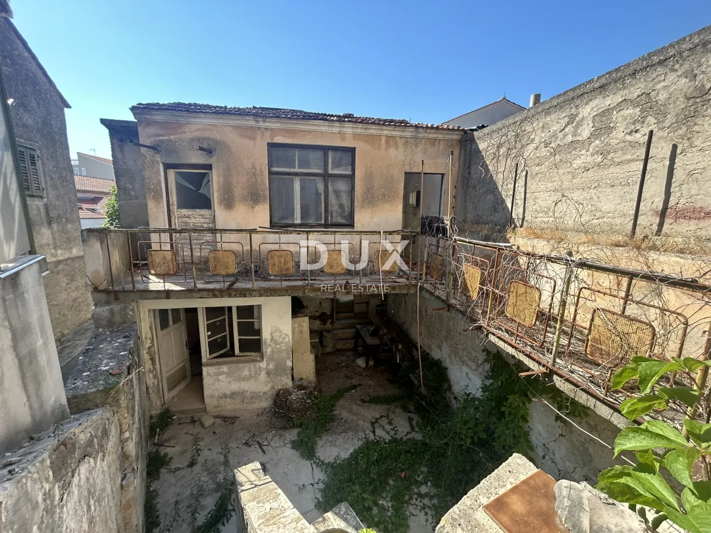 vodice, centar, kamena kuća, 170 m², 150 m od mora - slika 3