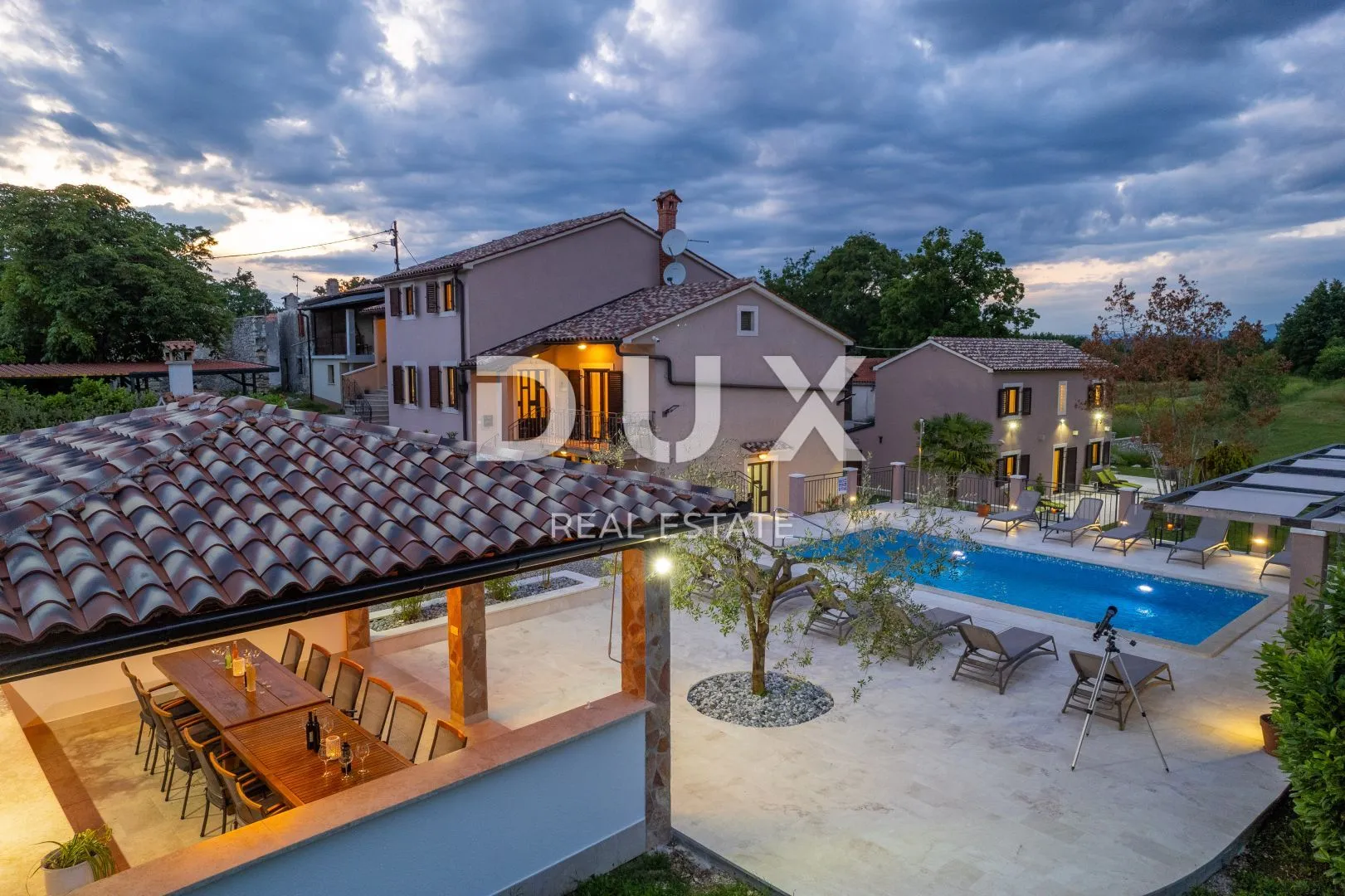istra, pićan - romantično imanje s tri vile - slika 18