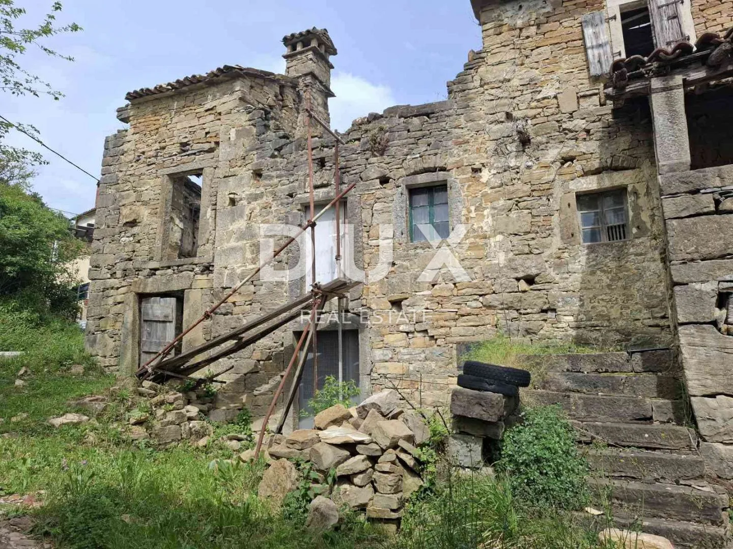 istra,buzet(okolica)-simpatična kamena kuća s predivnim pogledom - slika 19