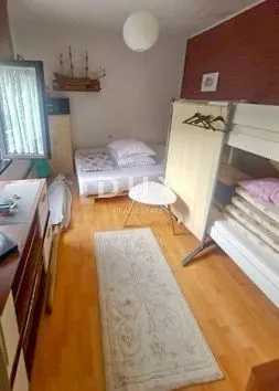otok krk, vrbnik- kuća s dva apartmana - slika 2