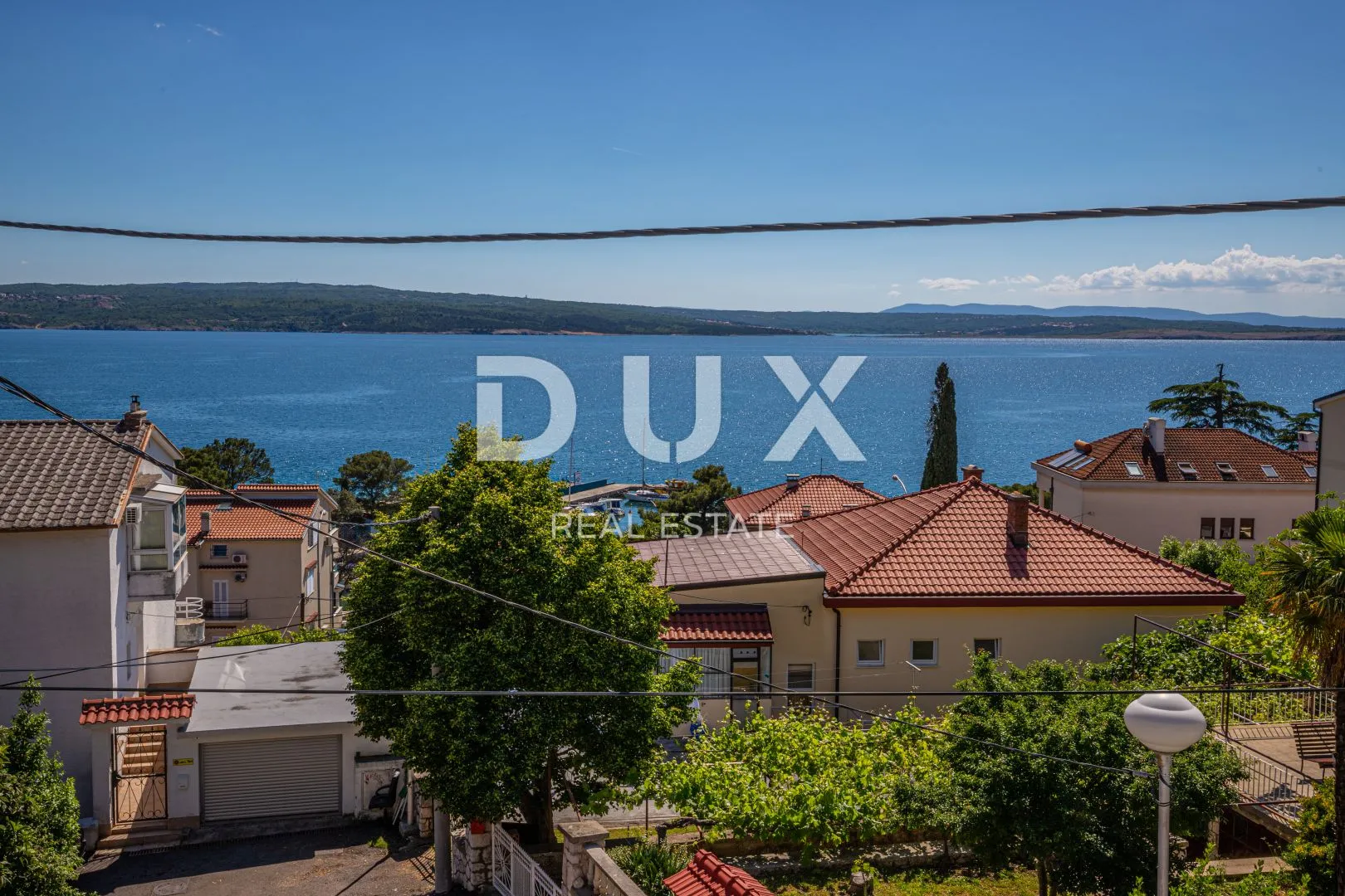 CRIKVENICA - poslovno stambena zgrada na top lokaciji