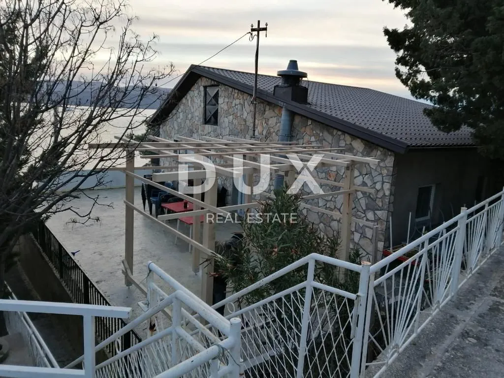 karlobag - ugostiteljski objekt 1. red do mora 420m2 + dvorište 176m2 - slika 14