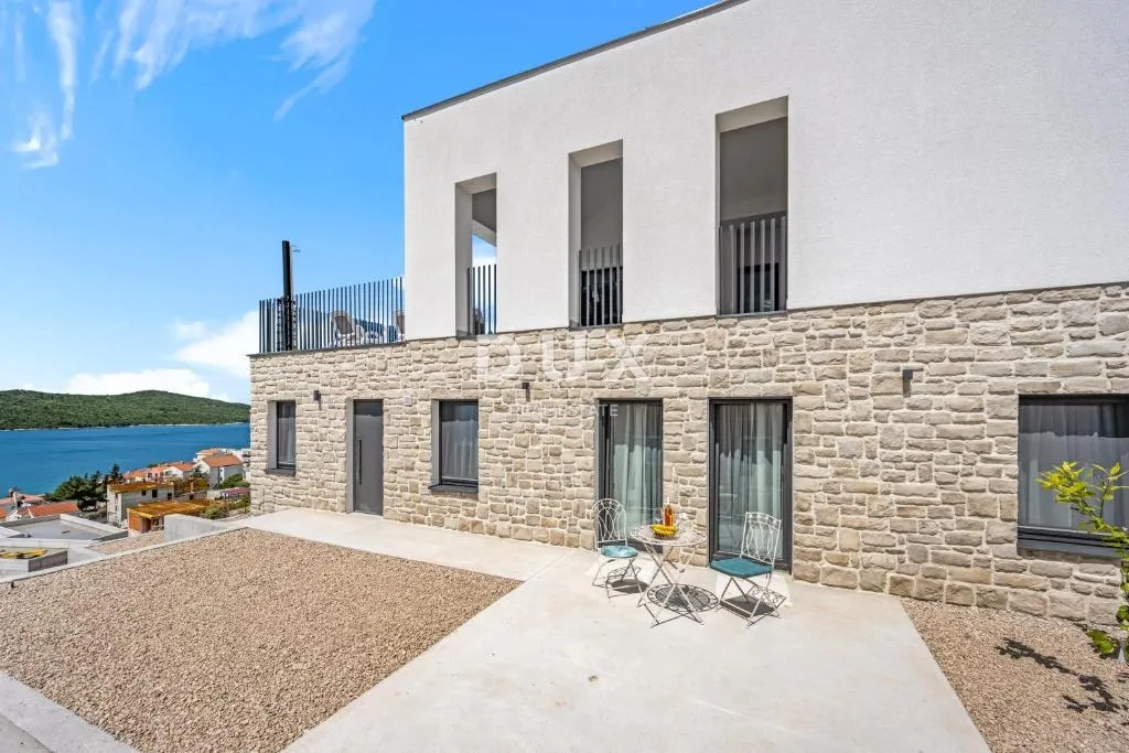 šibenik, žaborić - moderna luksuzna vila s grijanim bazenom i pogledom na more - slika 26