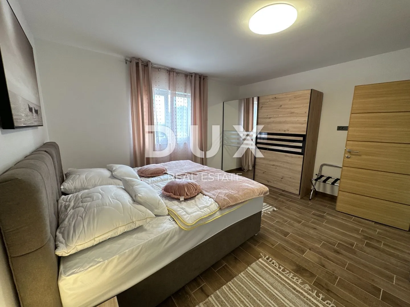 istra, barban - luksuzna vila s pomoćnim objektom - slika 48