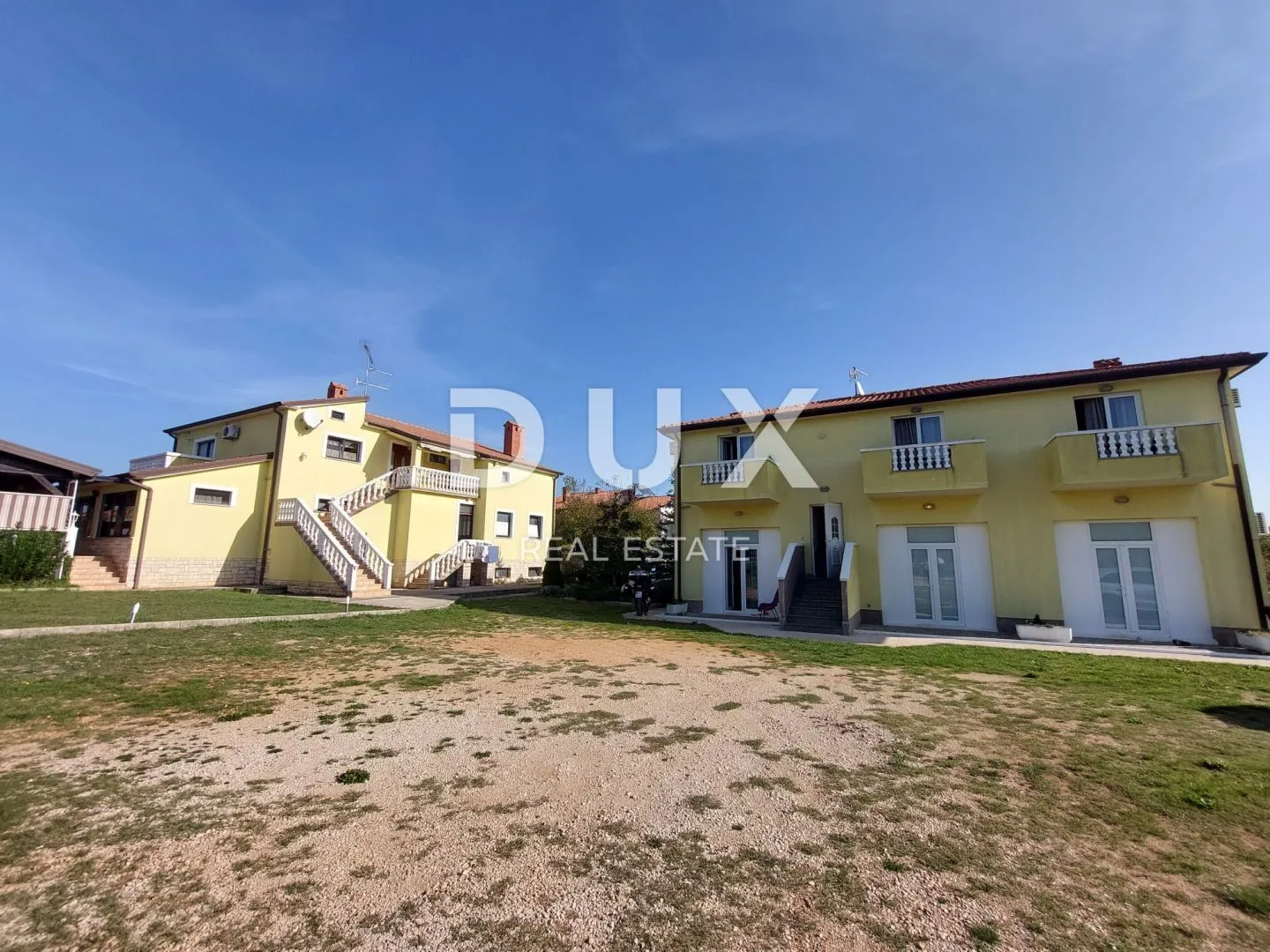 ISTRA, UMAG - Apartmanska kuća i poslovni objekt sa stanom